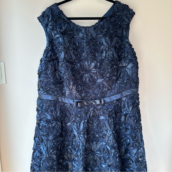 Cocktail short dress. Plus size 1950’s vintage look, 3D Lace a stunning piece - Picture 7 of 12